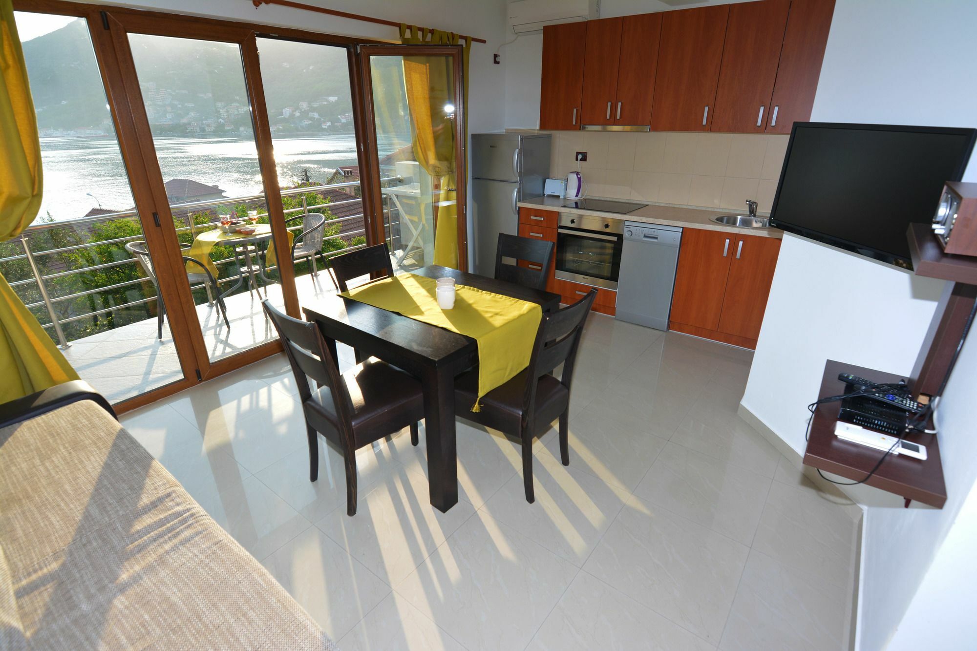 Tale House Montenegro Tivat Exterior photo